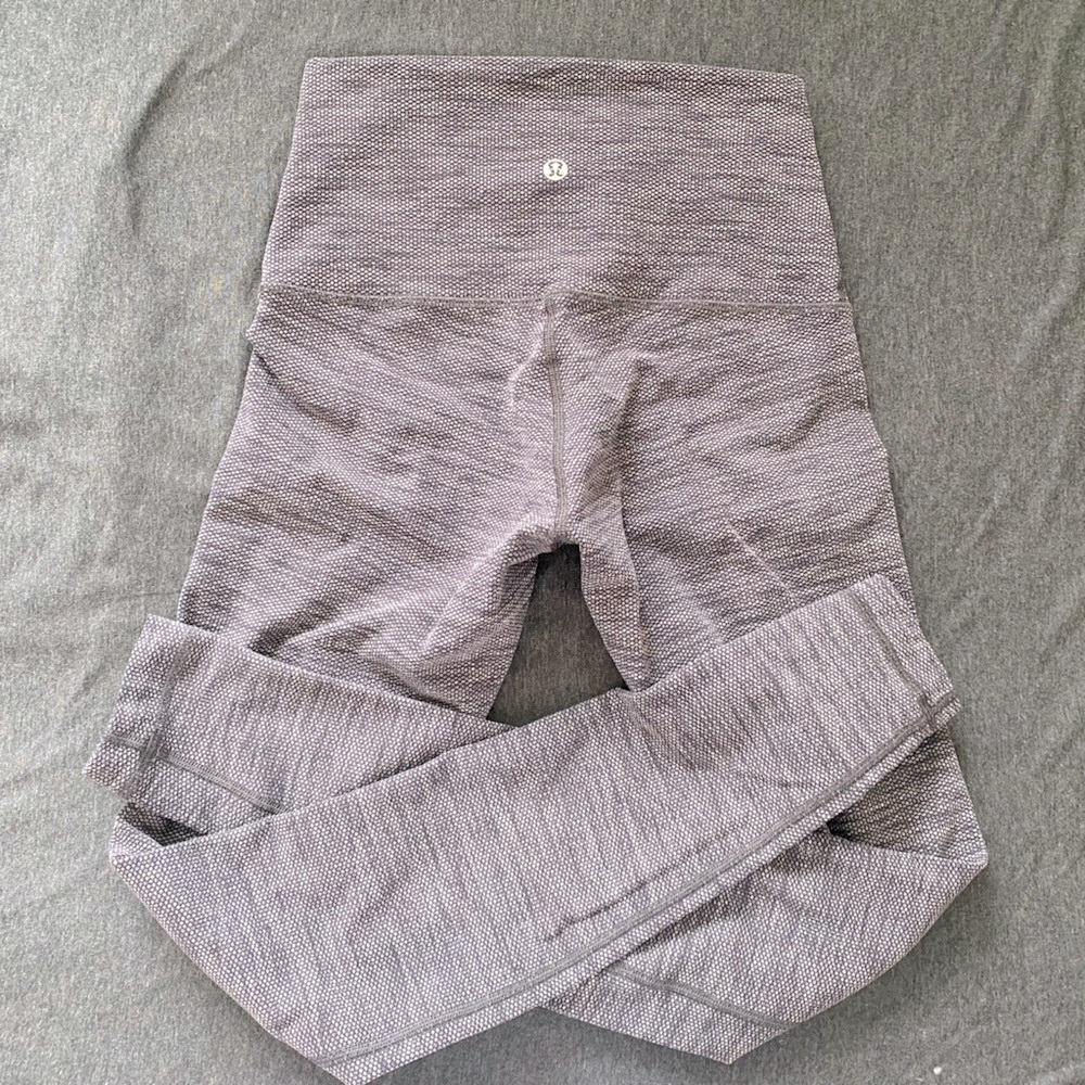 Lululemon Wunder Under Leggings Size 4 (Lightly Used)